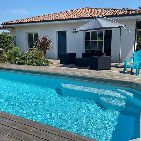 Coup De Coeur A 110m2 Piscine A Cote De La Piste Cyclable *